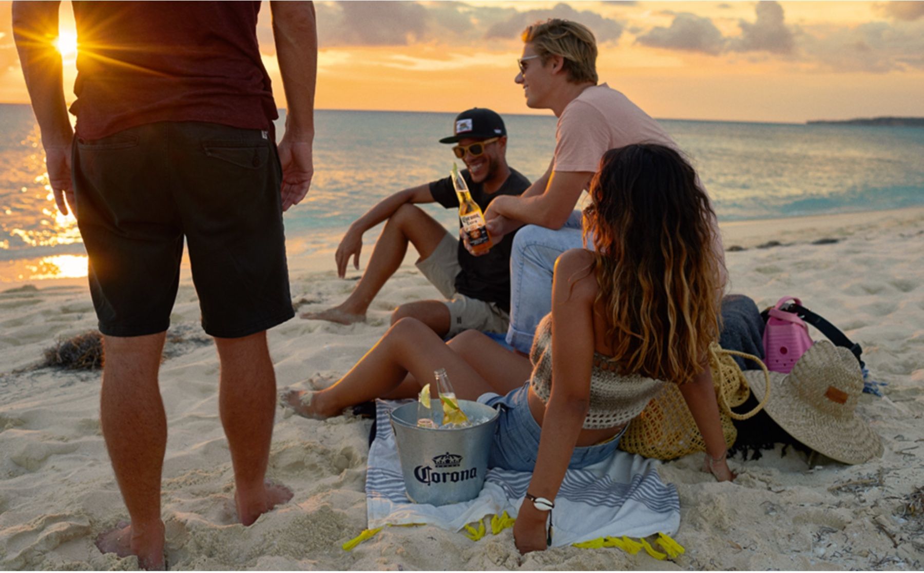 Bevande alcoliche: Corona Extra Coolbox   Mexico Premium Kühltruhe mit 12 Fl. – Nuovo e nell'imballaggio originale da Bülach venduto da StoreInShopSwiss 9