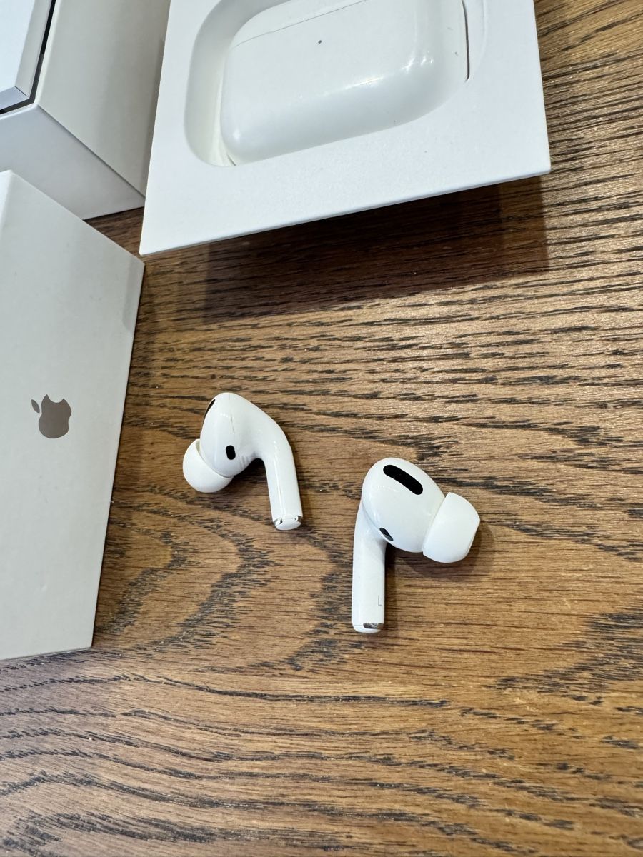 Apple Kopfhörer: Apple AirPods Pro – Gebraucht aus Glattpark(Opfikon) von ale_mg8x 1