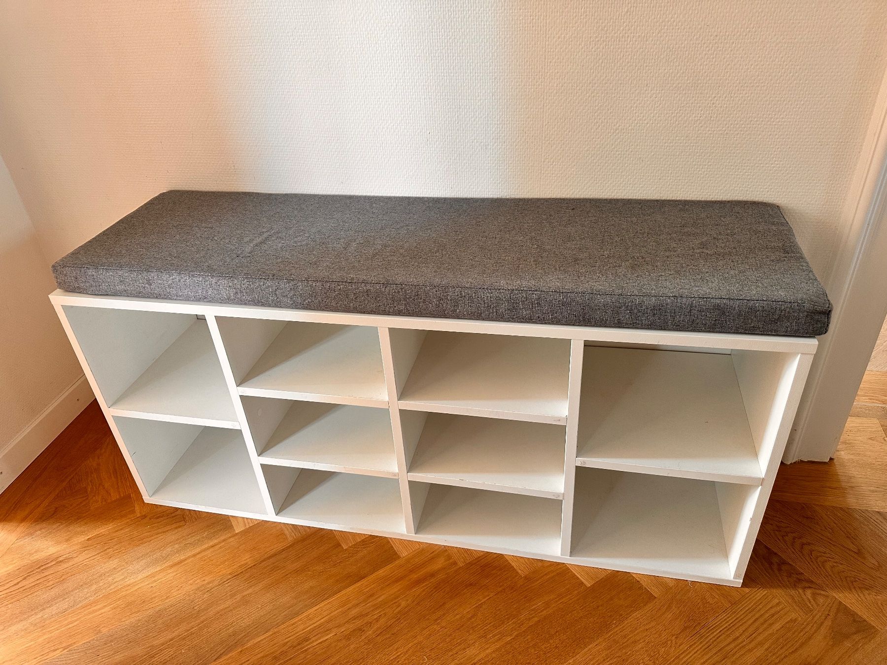 Panchine: Schuhbank mit Sitzauflage, Weiss, 10 Fächer – Usato da Bern venduto da johnny_left
