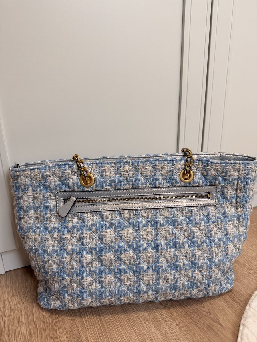 Guess Taschen für Damen: Schöne Hellblaue Guess Tasche – Neu (gemäss Beschreibung) aus Aarwangen von _sdvc_ 2