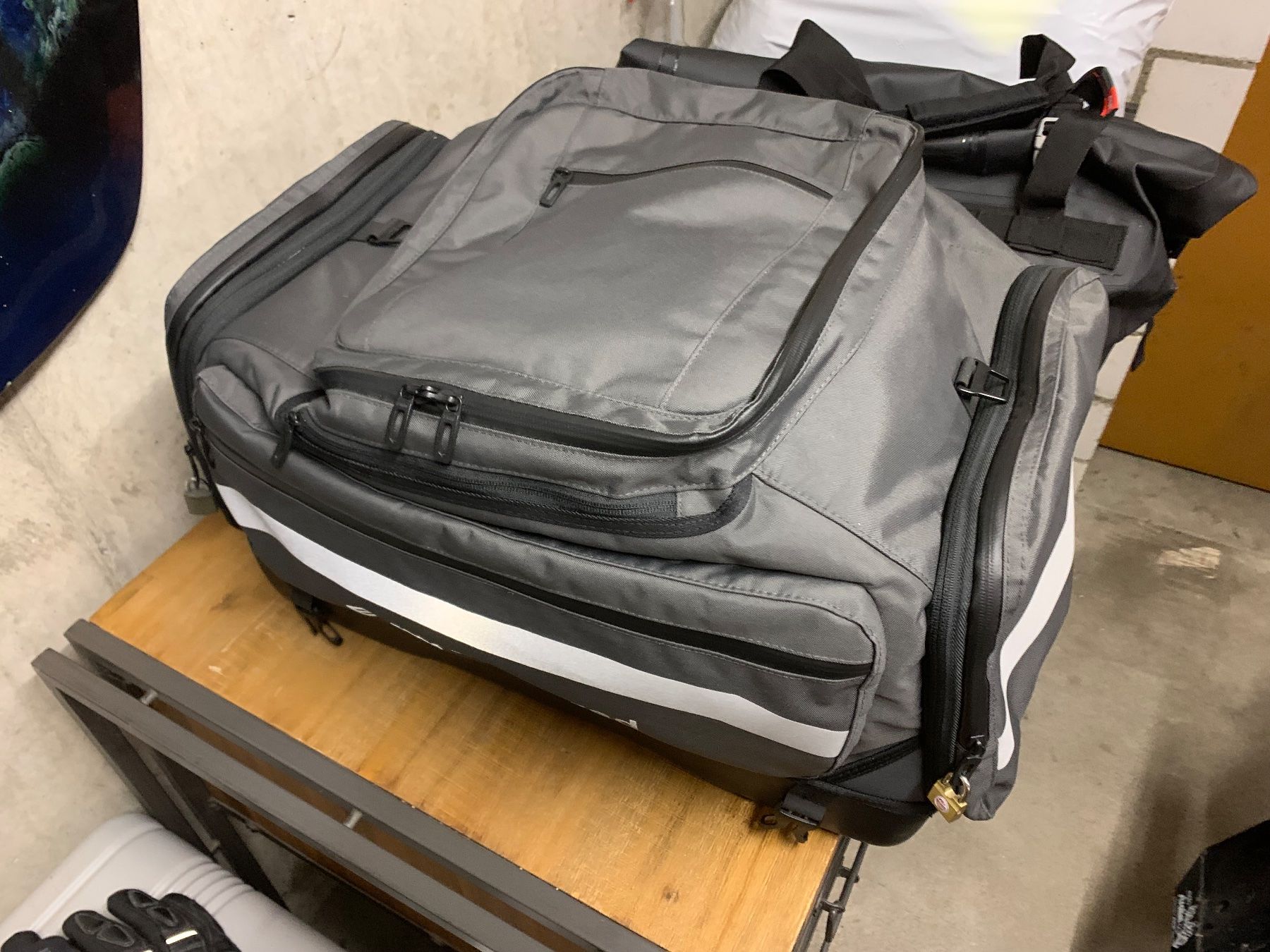 BMW Topcases: BMW Mororrad Topcase neu! – D'occasion à Brütten par jas90q