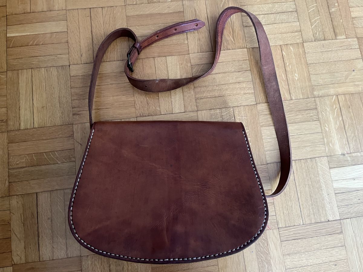 Taschen für Damen: Leather bag – Gebraucht aus Villette (Lavaux) von eva_l6gw 1