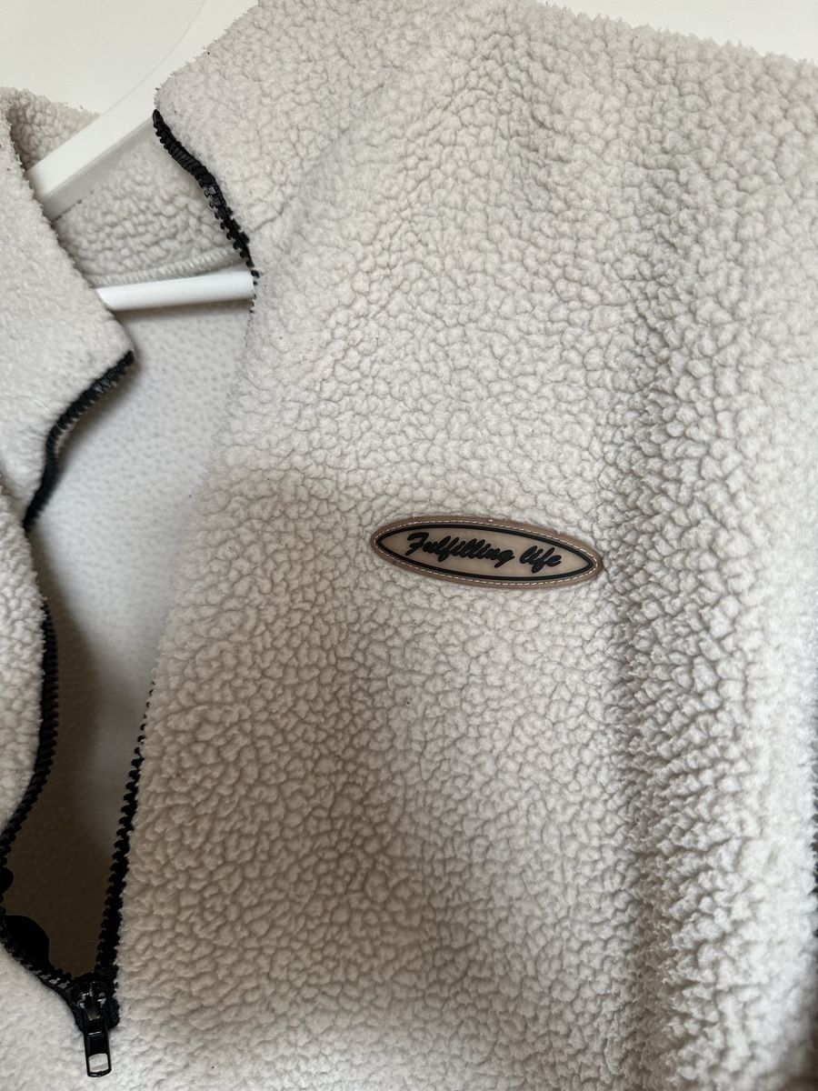 Pullover & Sweatshirts: Flauschiger Winterpullover mit Reissverschluss, Grösse L – Gebraucht aus Reinach BL von Alles_muss_weg00 2