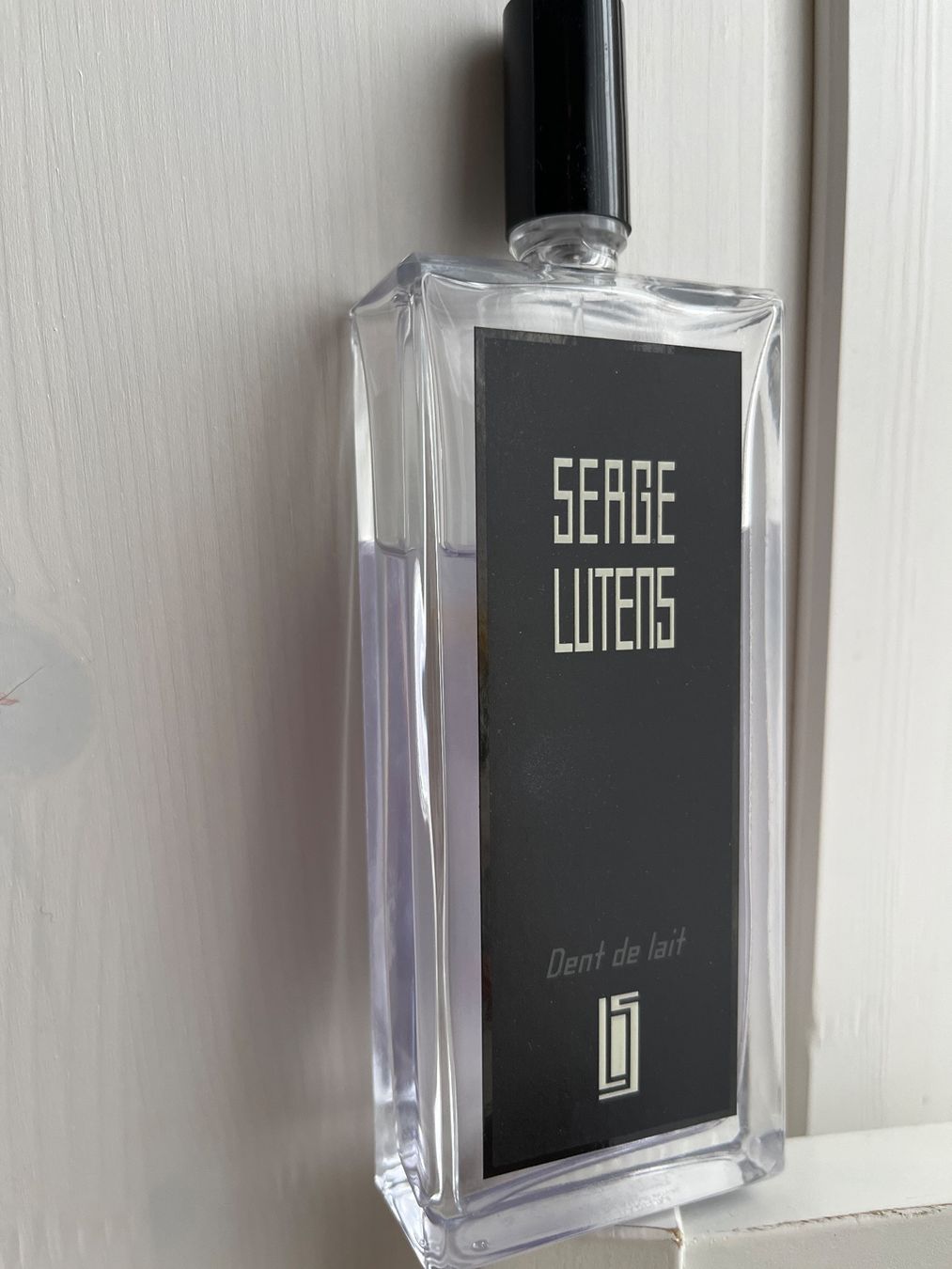 Serge Lutens Profumi & Eau de Toilette: Serge Lutens Dent de Lait eau de parfum  12 ml sample – Nuovo (secondo la descrizione) da Chêne-Bougeries venduto da Seetooyoo