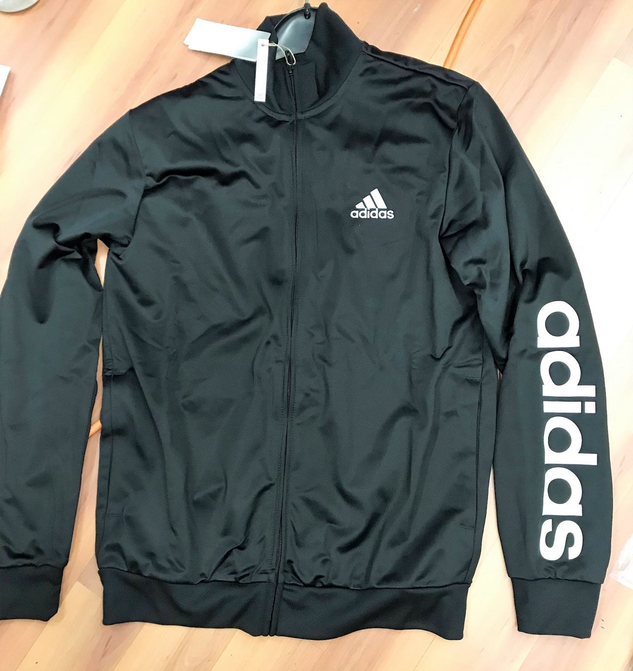 Adidas Completi: ADIDAS Trainer, schwarz, Polyester-Tricot, Gr.6 / M – Nuovo e nell'imballaggio originale da Adliswil venduto da vette56 5