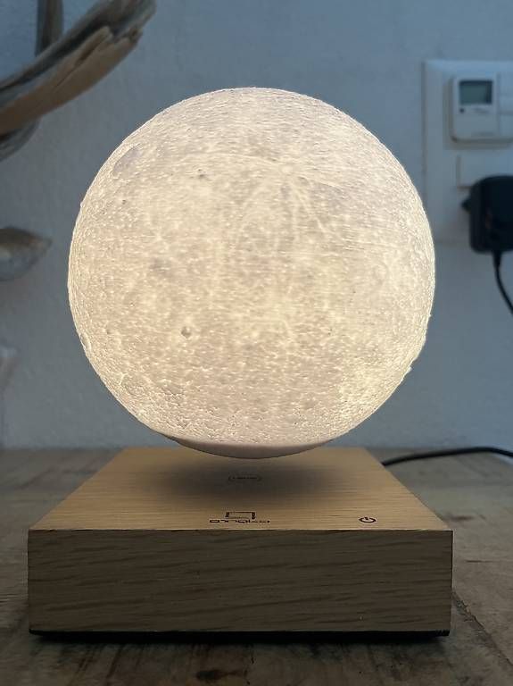 Lampade: Schwebende, drehende Mondlampe – Usato da Adetswil venduto da aji_sys5