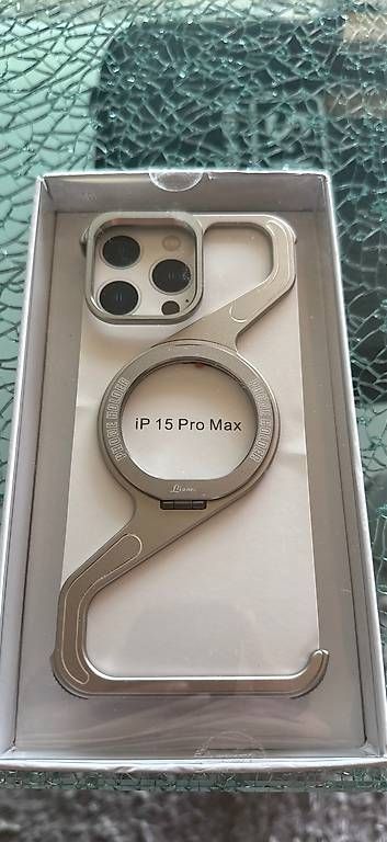 Covers & Schutzfolien: Iphone 15 Pro Max Metall Hülle – Gebraucht aus Uzwil von Dr_Kiss