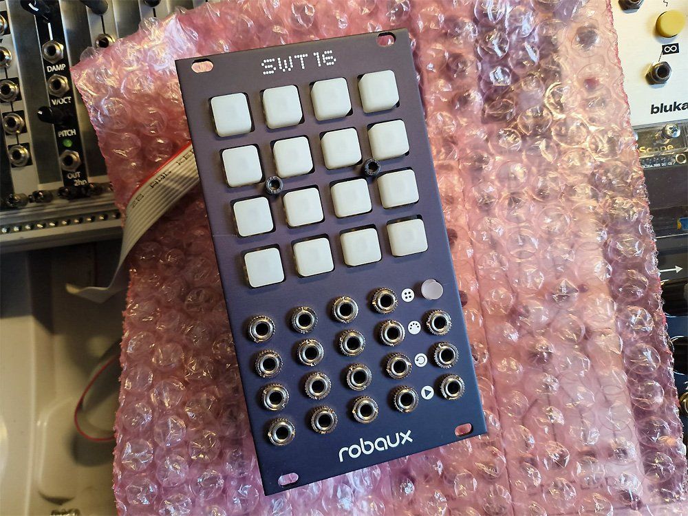 Strumenti musicali: Robaux SWT16 Eurorack Trigger Sequencer – Usato da Knonau venduto da der_Alexan 1