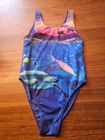 Wunderschönes Badekleid 128/134  wie Molo
