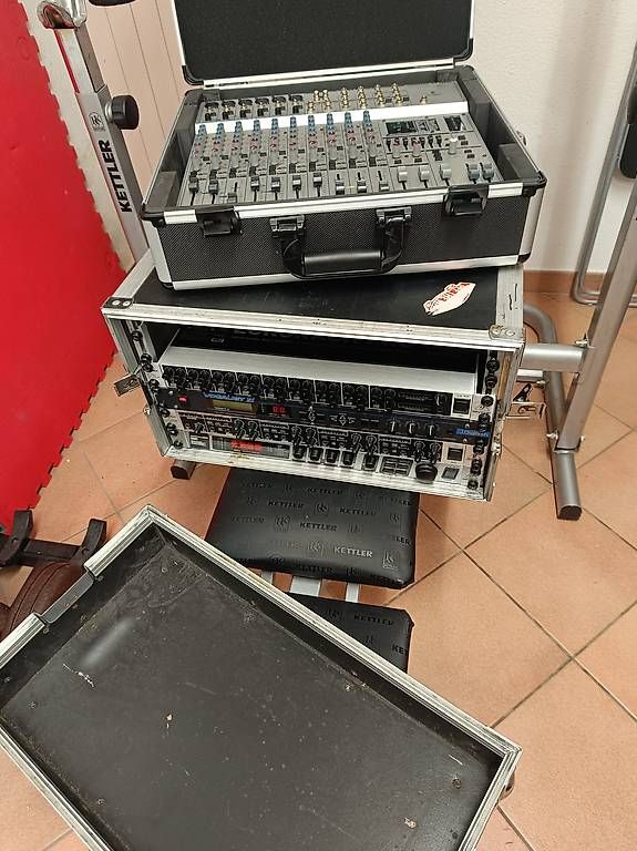 Platines de mixage: Vendo unità rack e mixer 14 canali – D'occasion à Pregassona par Fabri70 4