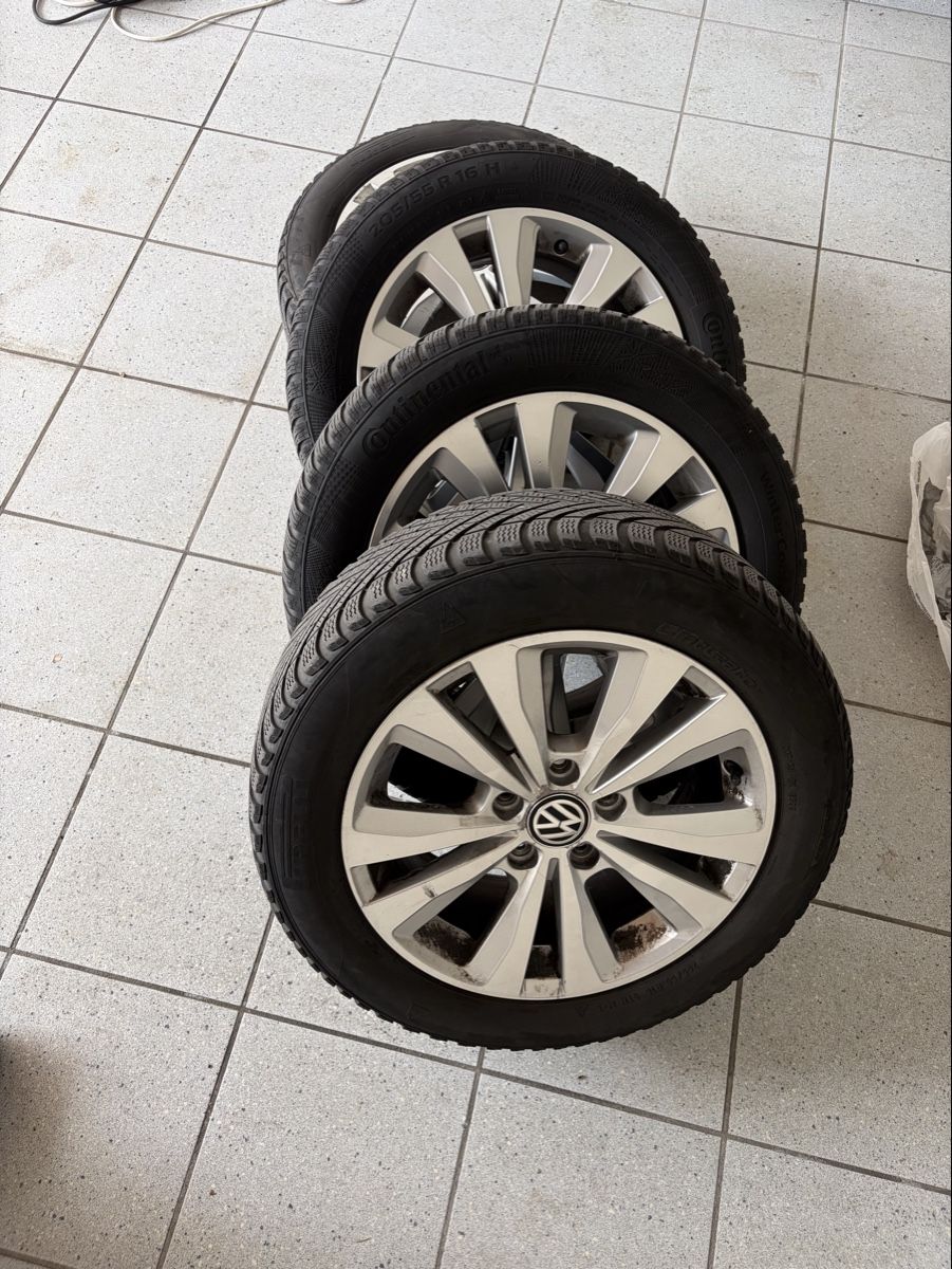 Pneumatici & Ruote complete: Original Winterräder VW Golf 7 – Usato da Triesen venduto da nikii01