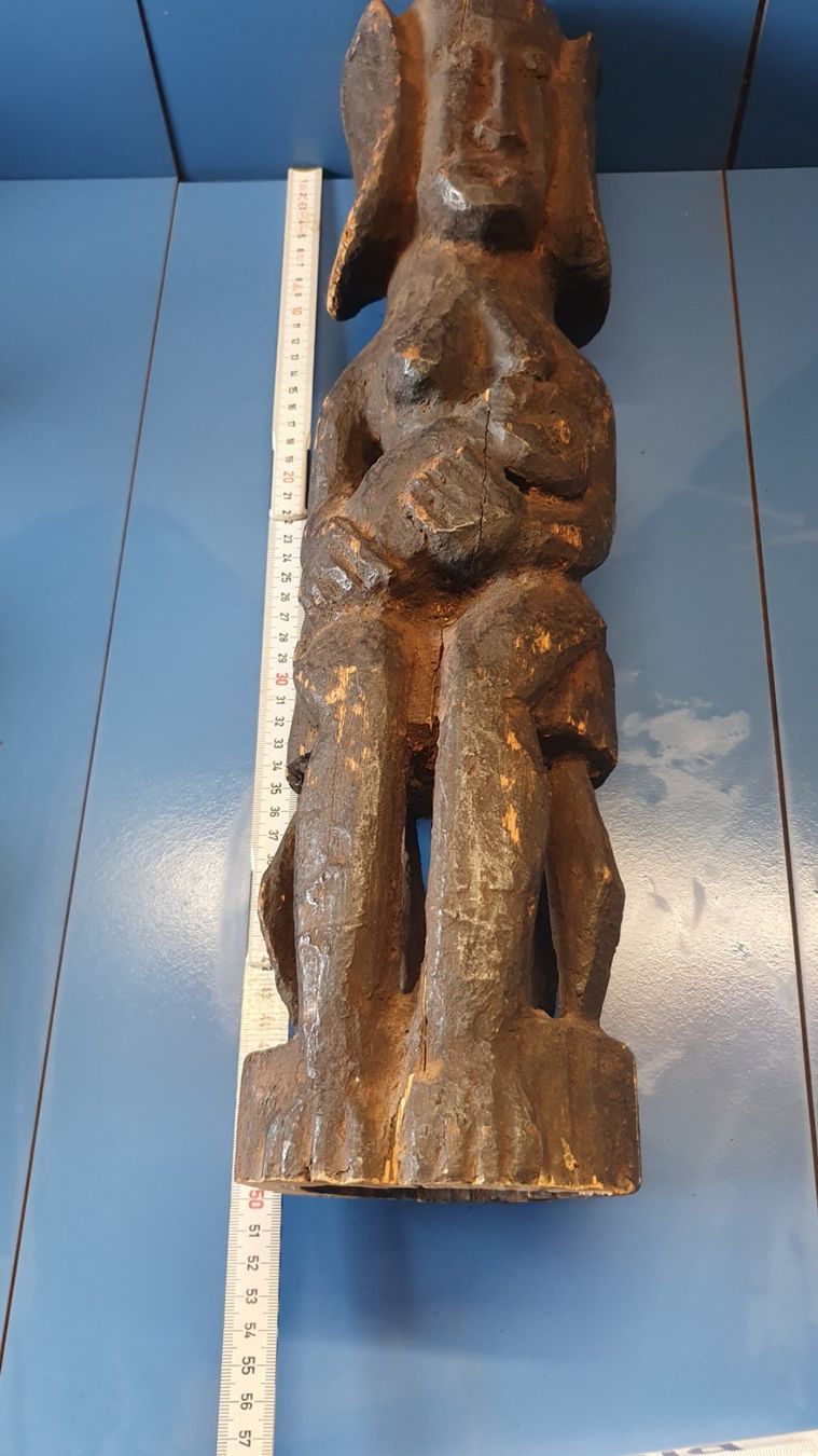 Skulpturen & Statuen: Holzfigur Mutter mit Kind ethnisch 57 cm alt gebraucht – Gebraucht aus Hünenberg von uch01 2