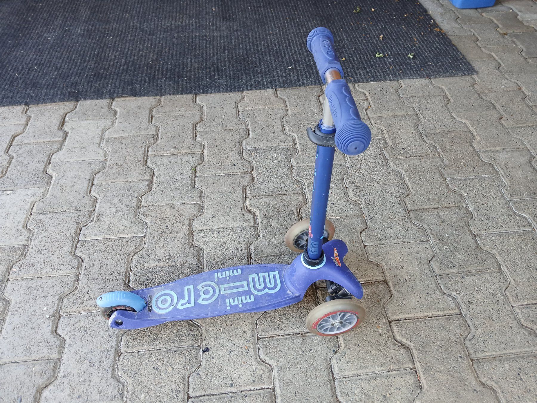 Micro Kickboard: Trottinette Mini micro Deluxe – Usato da Fontenais venduto da mel_99cj 1