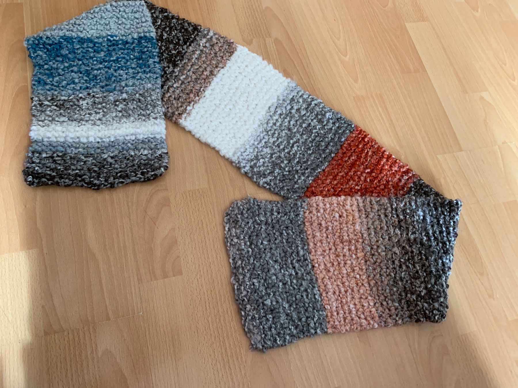 Foulards, Tücher & Schals: Jolie écharpe tricotée main – Gebraucht aus MEYRIN von Gwendo10 2