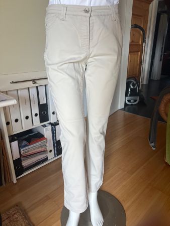 Brax beige klassischer langer Schnitt 38