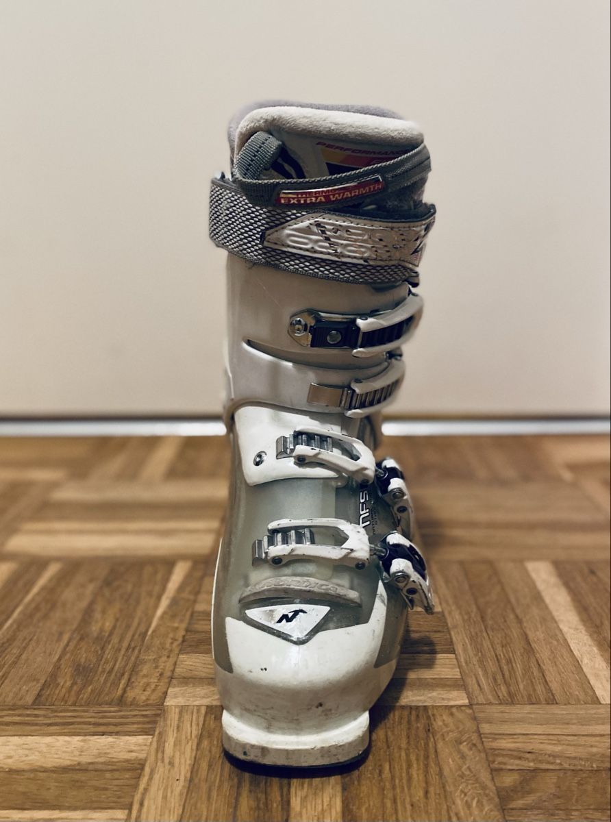 Nordica Scarpe da donna: Nordica Skischuhe – Usato da Zürich venduto da gyreka 1