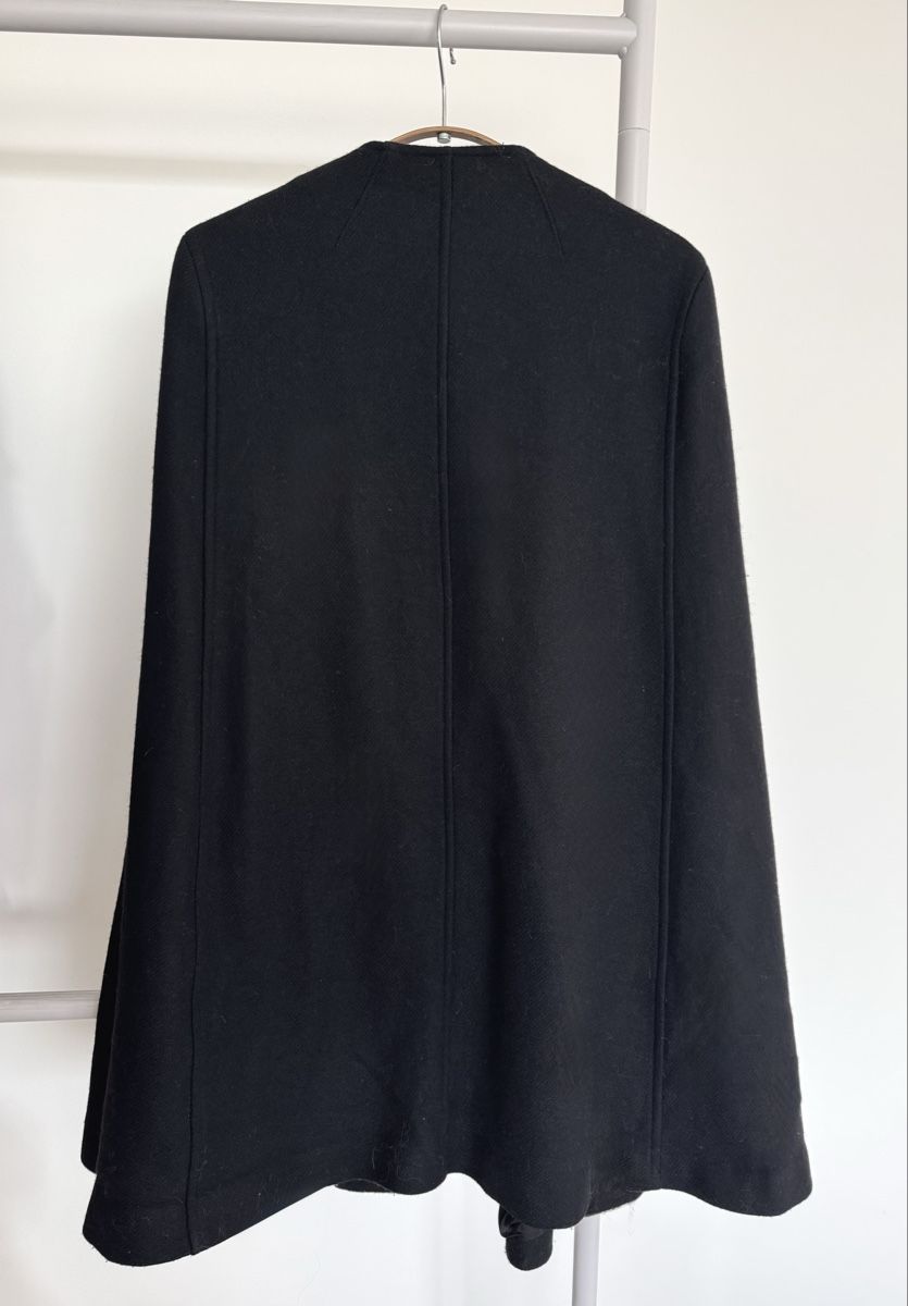 Zara Altro in Moda donna: Zara wool Cape schwarz – Usato da Zürich venduto da di_archive 1