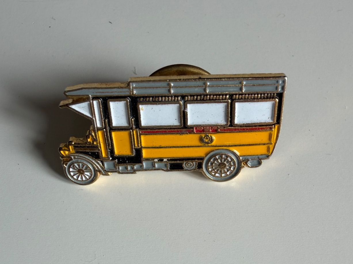 Plaquettes & Badges: Pin Postauto Nostalgie Sammelobjekt – D'occasion à Winterthur par calocephalus 5