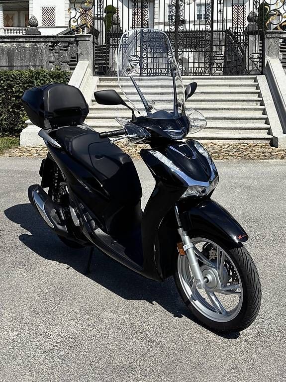 Honda Scooter: HONDA SH 125 – Usato da Riedholz venduto da Tobi210