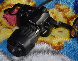 Nikon D3000 Kamera mit zwei Objektiven gebraucht