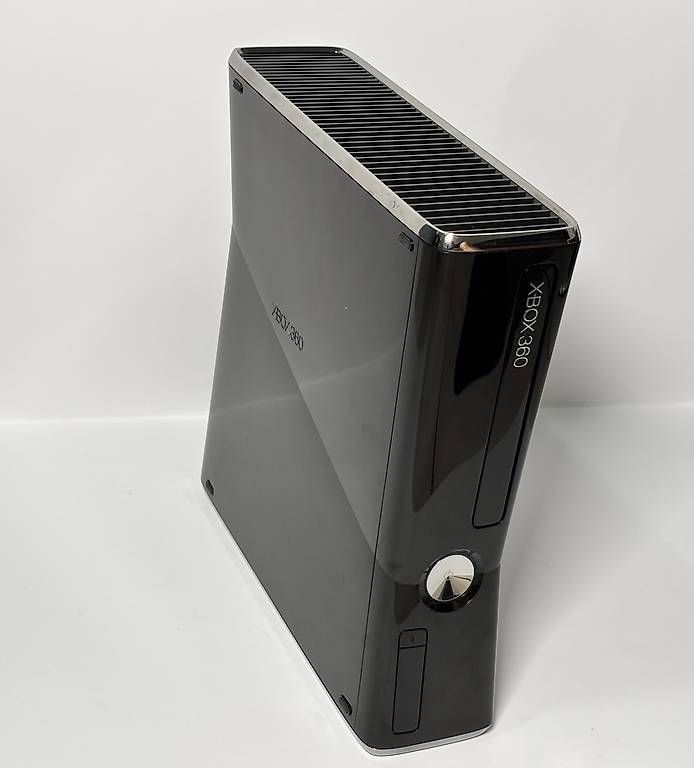Microsoft Console: Xbox 360 S | Controller + 2 Giochi | 250GB – Usato da Gordola venduto da kar_gy5g 2