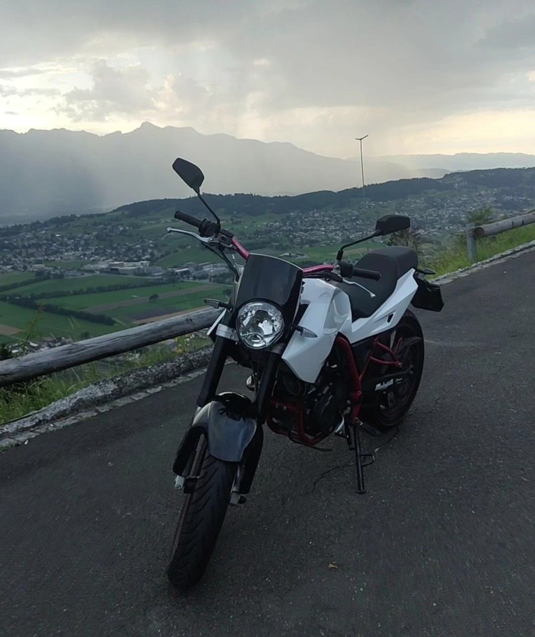 Malaguti Strasse: Motorrad MALAGUTI Monte Pro 125 weiss  – Gebraucht aus Gams von benny1234 2