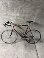 Rotes Rennrad TVT “Carbone” mit Dura-Ace