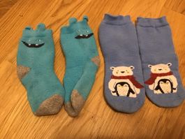 2 Paar Socken für , Grösse 23-26.