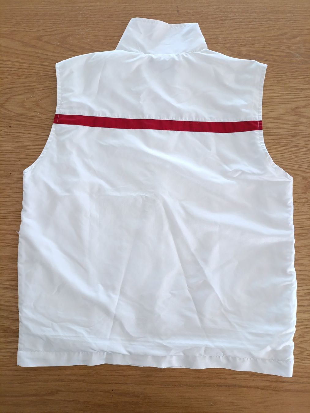 Ellesse Gilets: Leichtes Ellesse Gillet, Grösse 42/M – D'occasion à Wil SG par Donaldus 3