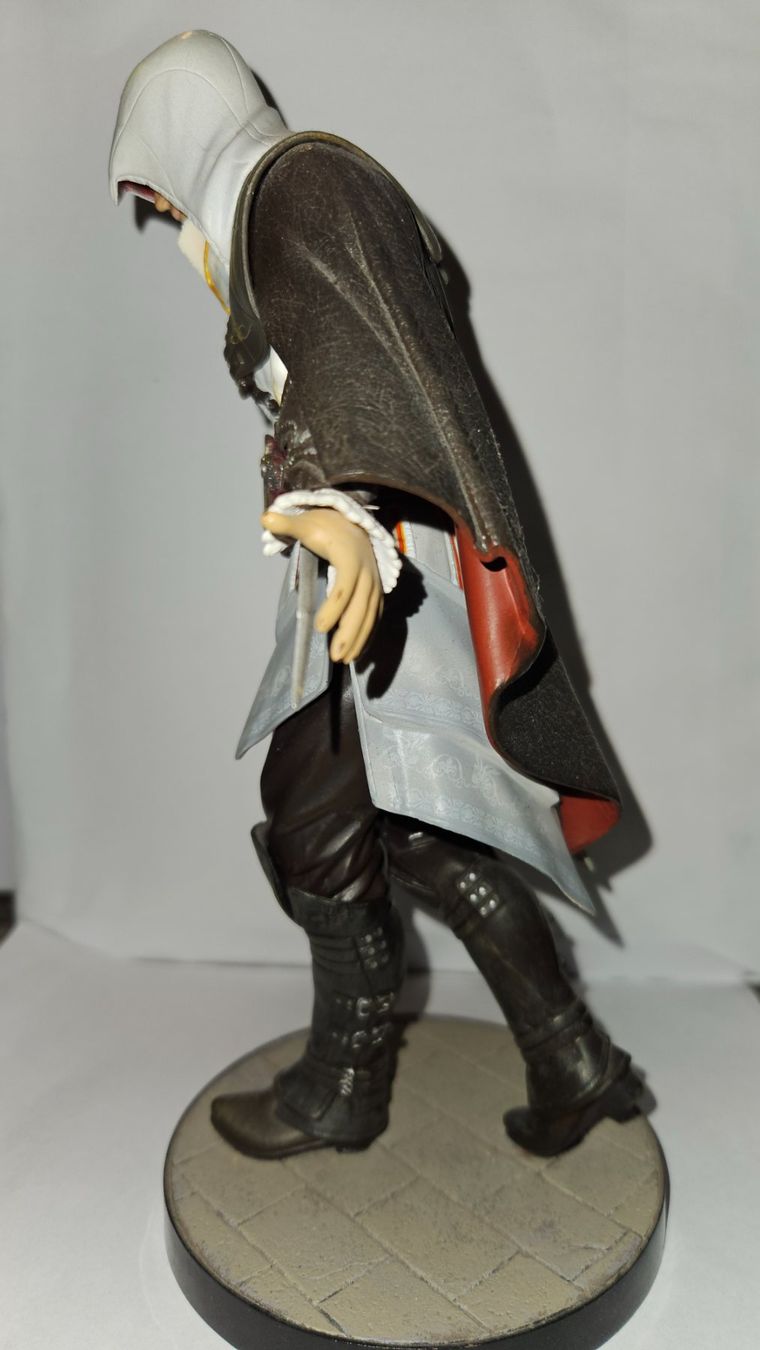 Figuren: Assassin's Creed II Figur EZIO Auditore White Figur – Gebraucht aus Münchenstein von vitalfit 1