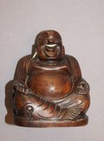 Happy Buddha mit Ohrring – Glücksbringer