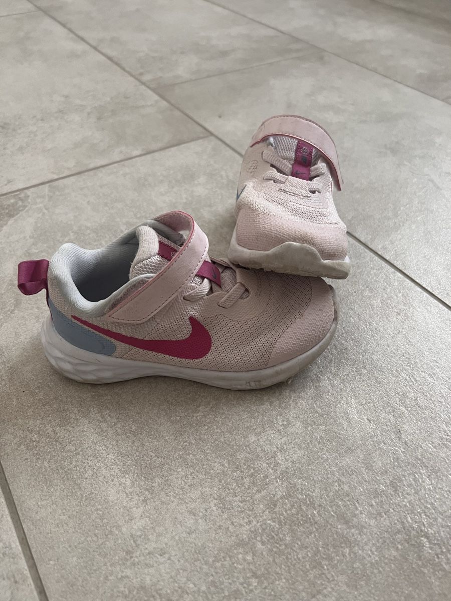 Nike Scarpe per ragazze: Nike Sneakers – Usato da Baar venduto da kuettelf