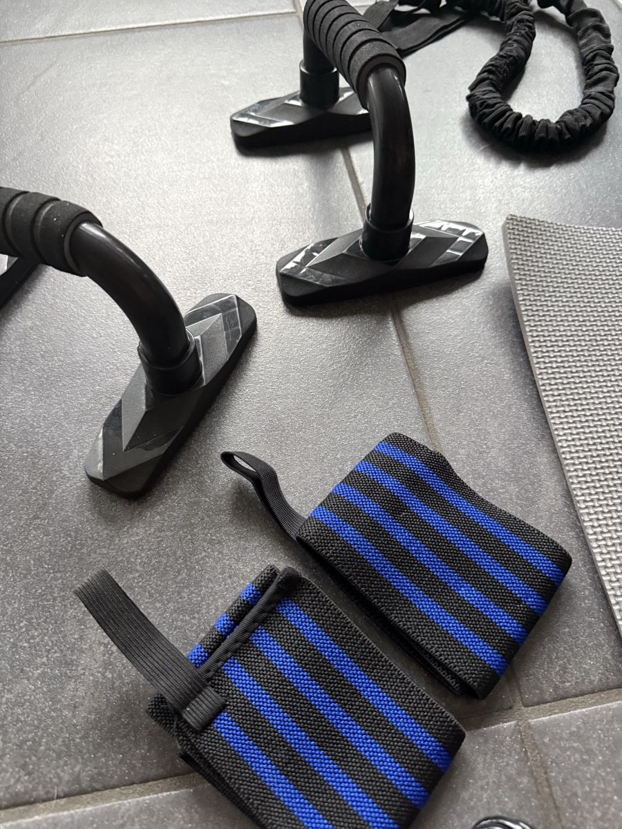 Hometrainer: Fitness Trainingsset – Gebraucht aus Walchwil von chrobry 4