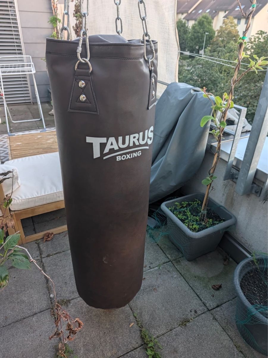 Boxsäcke: Boxsack Taurus Boxing mit Kette – Gebraucht aus Uster von rot_52js