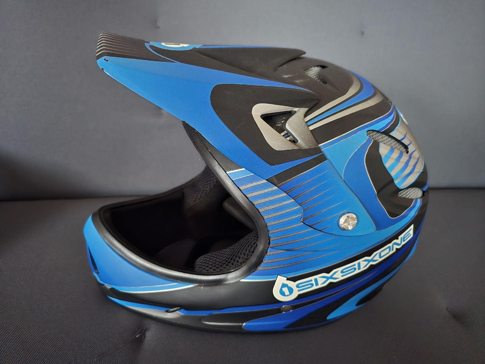 Caschi: Casque SixOne VTT/BMX, taille L – Nuovo (secondo la descrizione) da BERN venduto da froggyinternationale