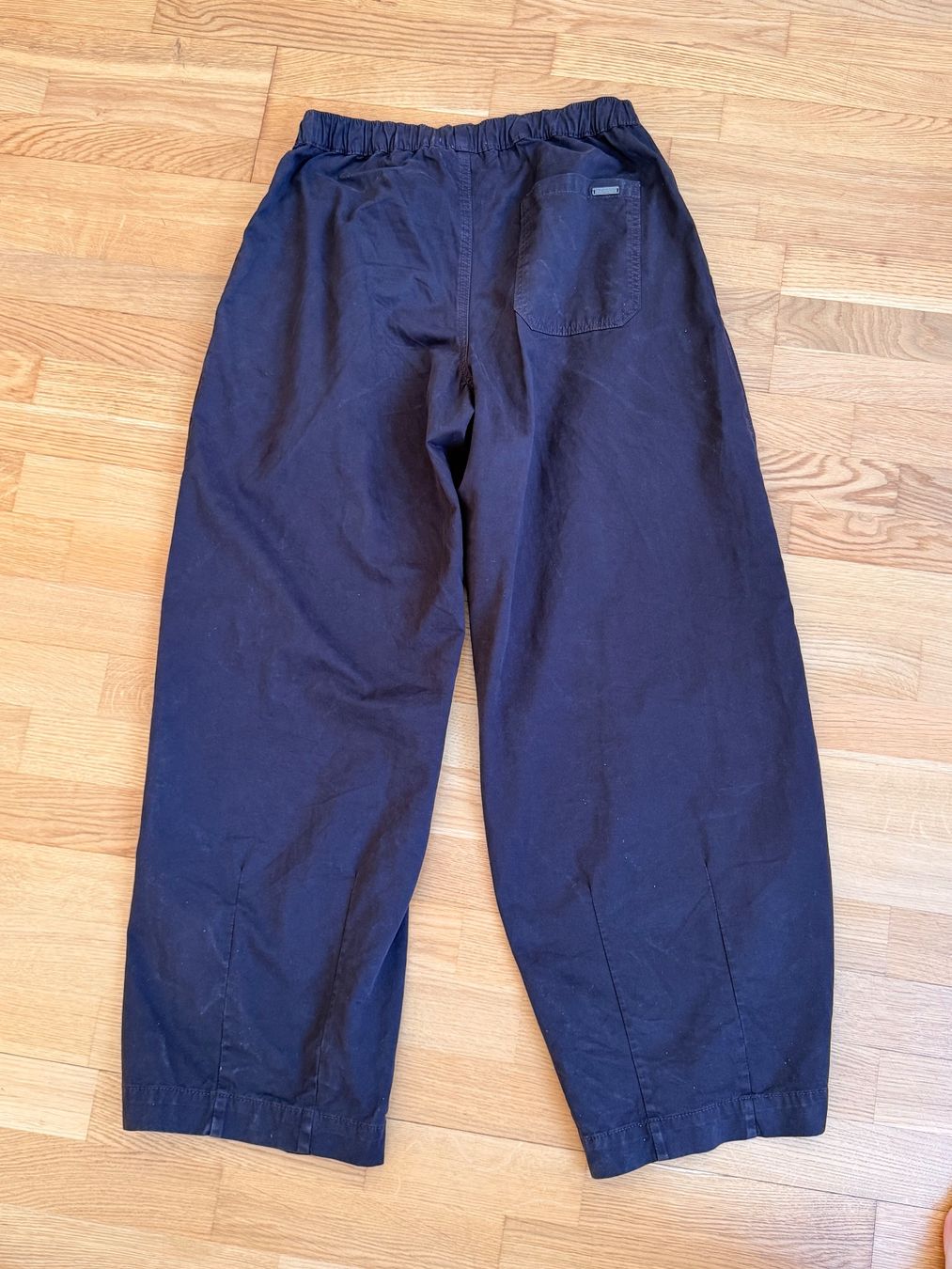 Pantaloni: Braune Baumwoll Ballonhose – Usato da Zürich venduto da Basilou98 6