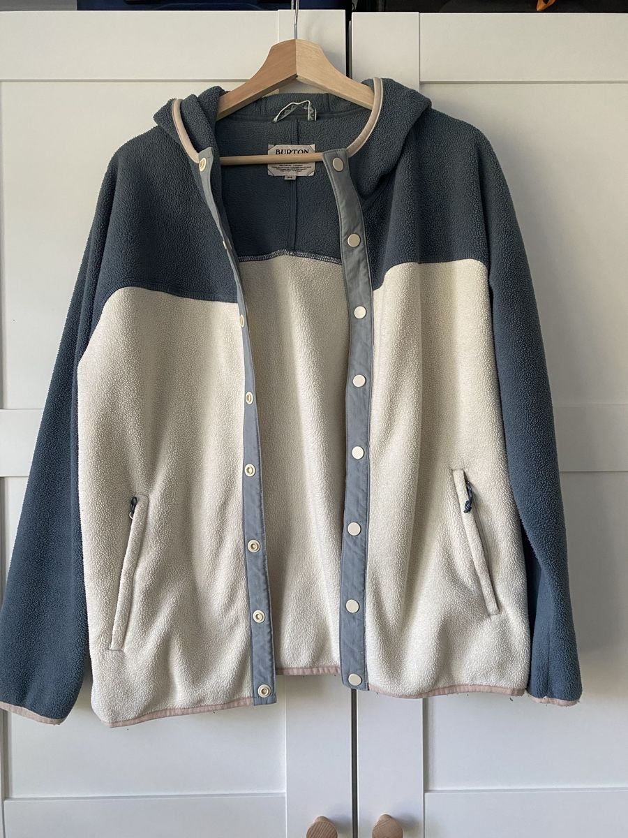Burton Jacken: Polaire Burton bleu et crème taille M – Gebraucht aus Villars-sur-Glâne von mel_6q5w