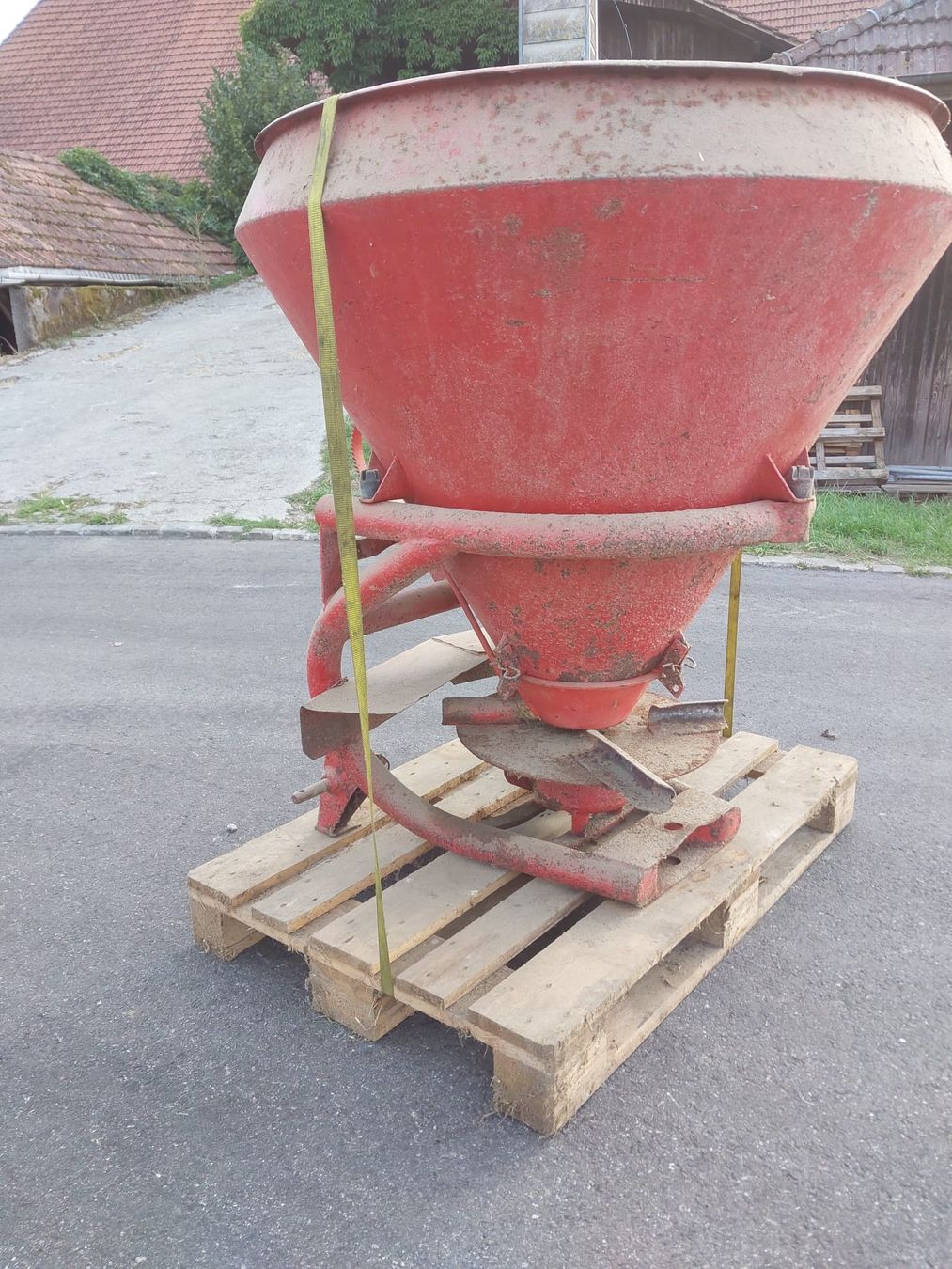 Spandiconcime: Düngerstreuer – Usato da RICHIGEN venduto da globix 3