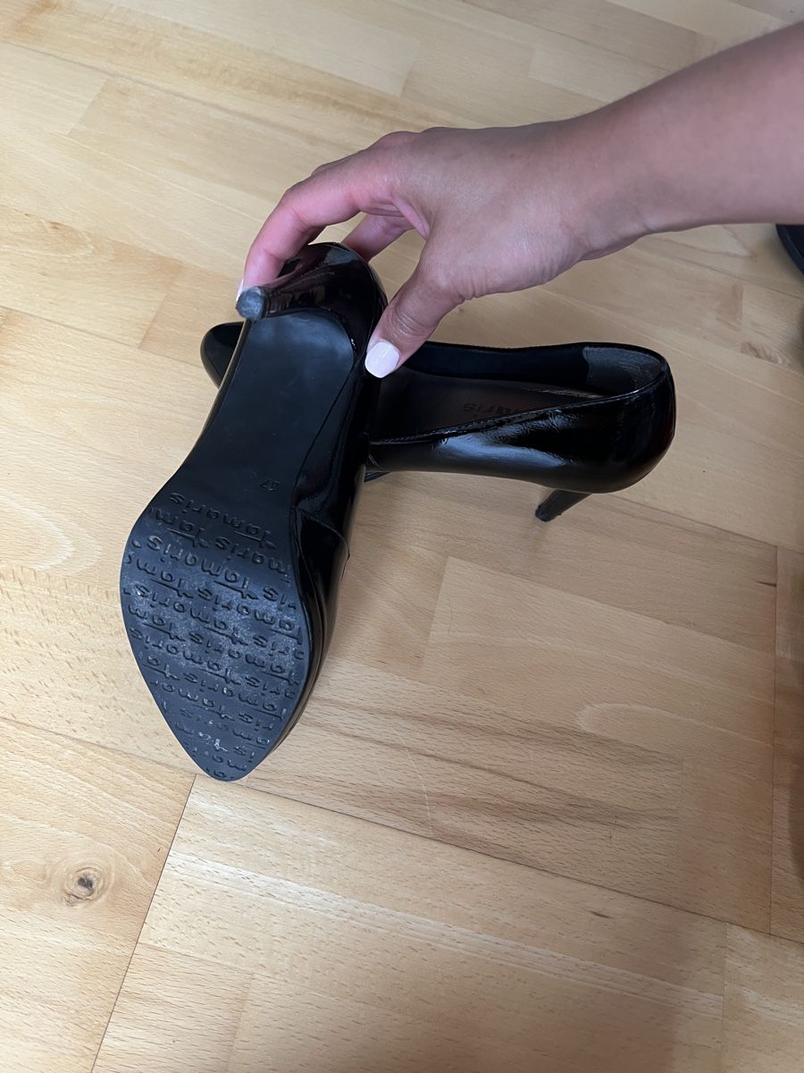 Tamaris Scarpe da donna: SCHWARZE LACK-PUMPS TAMARIS GR.37 – Usato da Rothrist venduto da FL_17 2