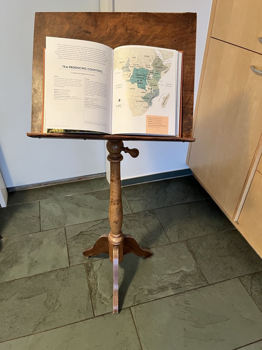 Cavalletti: Antique Wooden Music Stand Adjustable Height & Angle – Usato da Erlenbach ZH venduto da waage77