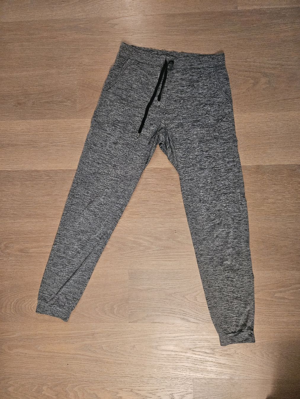 Leggings: Graue Jogginghose, Grösse M – Gebraucht aus Rüschlikon von zzz1234