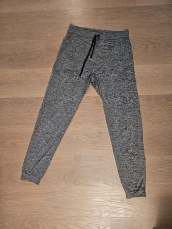 Graue Jogginghose, Grösse M