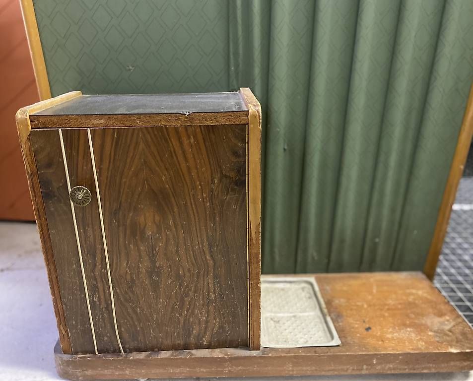 Guardaroba: Antike Garderobe mit Spiegel & Schirmständer – Usato da Bottmingen venduto da Bordsteinkante 2