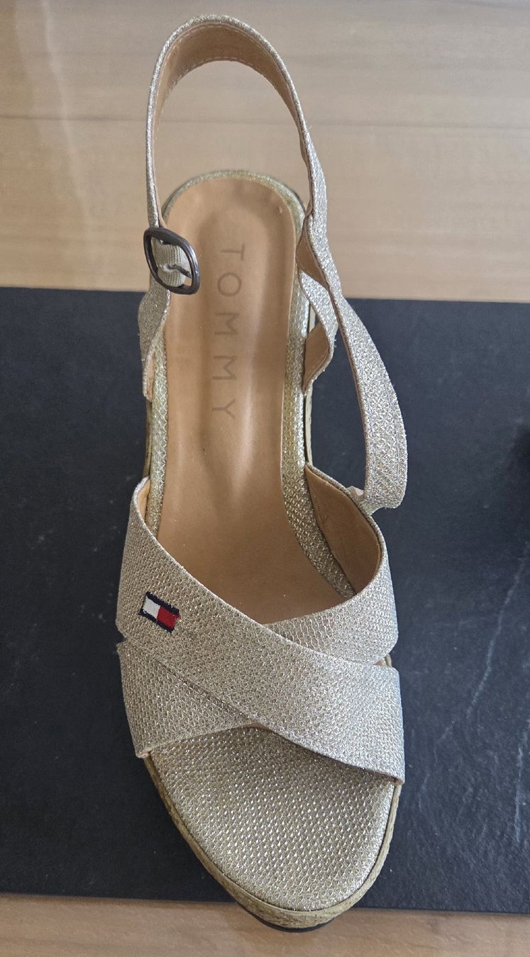Tommy Hilfiger Damenschuhe: TOMMY HILFIGER  Keilsandalette – Neu (gemäss Beschreibung) aus Belp von mar_wyp6 1