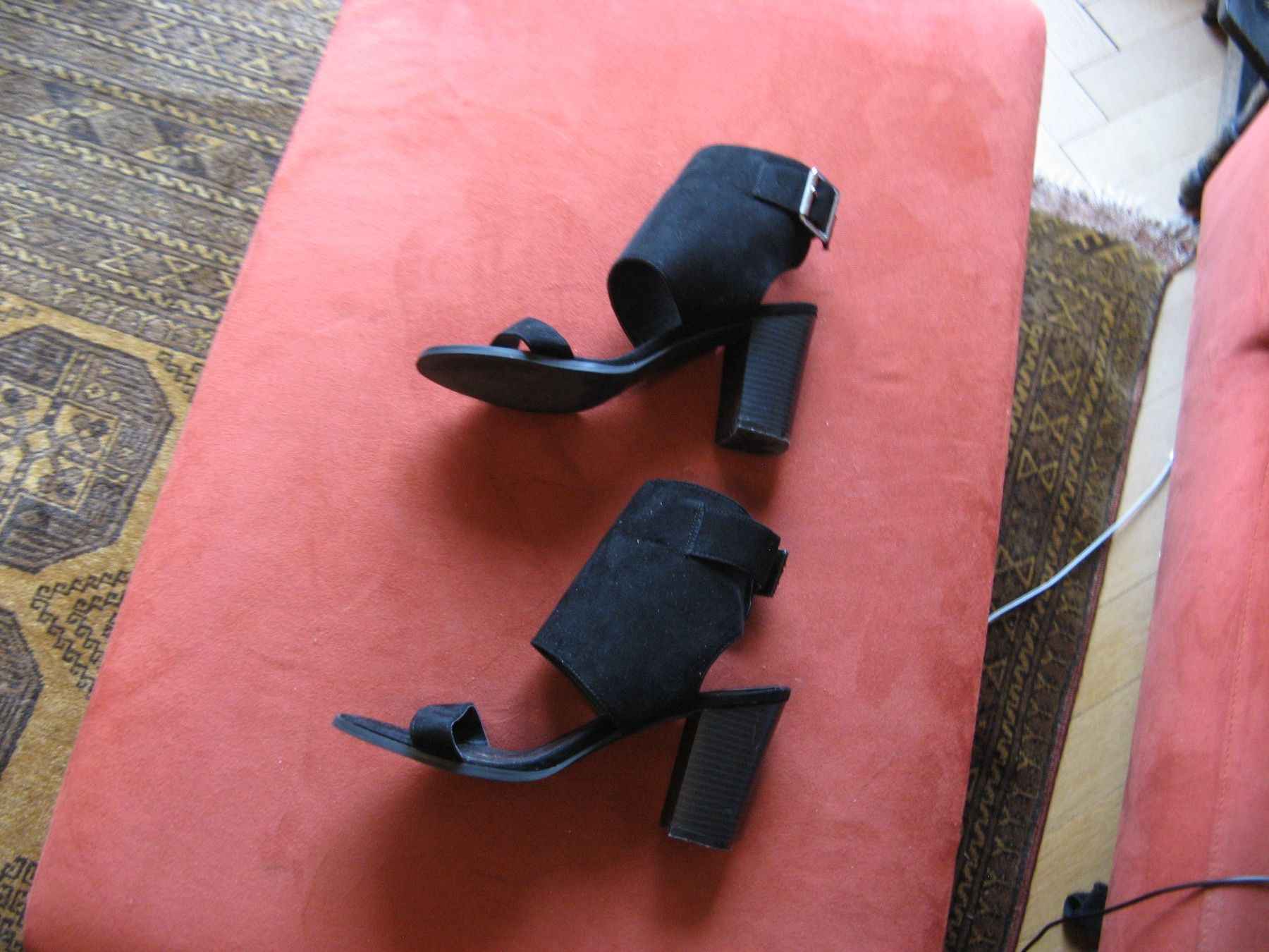 Scarpe da donna: Sandalen high Gr. 40 mit Manschetten Na-kd – Usato da Zürich venduto da apil 2