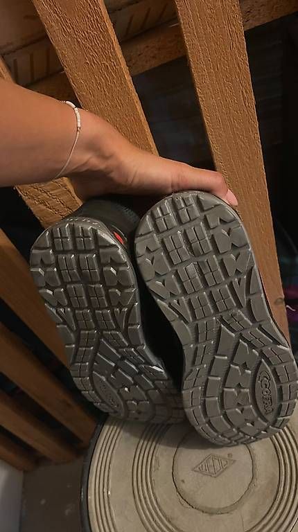 Scarpe da uomo: Chaussures de sécurité COFRA  taille 36/37 – Usato da Couvet venduto da cos_m962 1