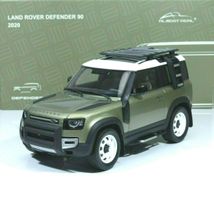 Land Rover Defender 90 mit Roof Pack seit 2020 hellgrün met.