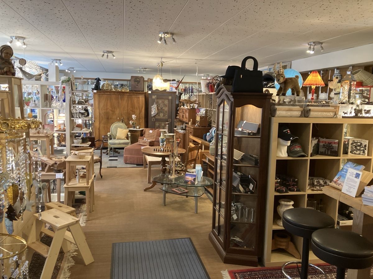 Kommoden: Arvenholz Kommode – Gebraucht aus Erlenbach im Simmental! von Simmentaler-Perlen 5