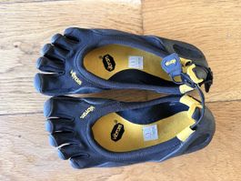 Vibram FiveFingers Zehenschuhe schwarz Grösse 36 neu
