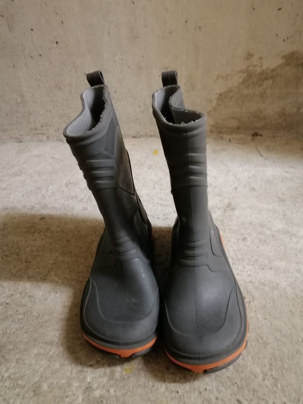 Scarpe per ragazzi: Bottes de pluie pour enfant, taille 33 – Usato da Genève venduto da tremmetri